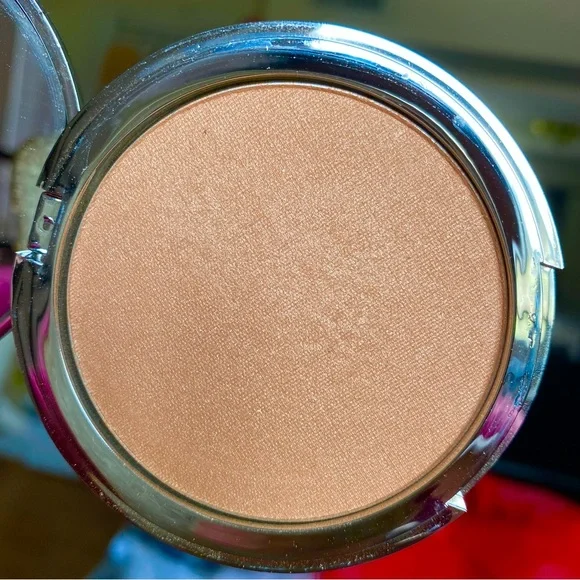 GlowFusion Micro-Tech Intuitive Active Bronzer - Picture 2 of 3